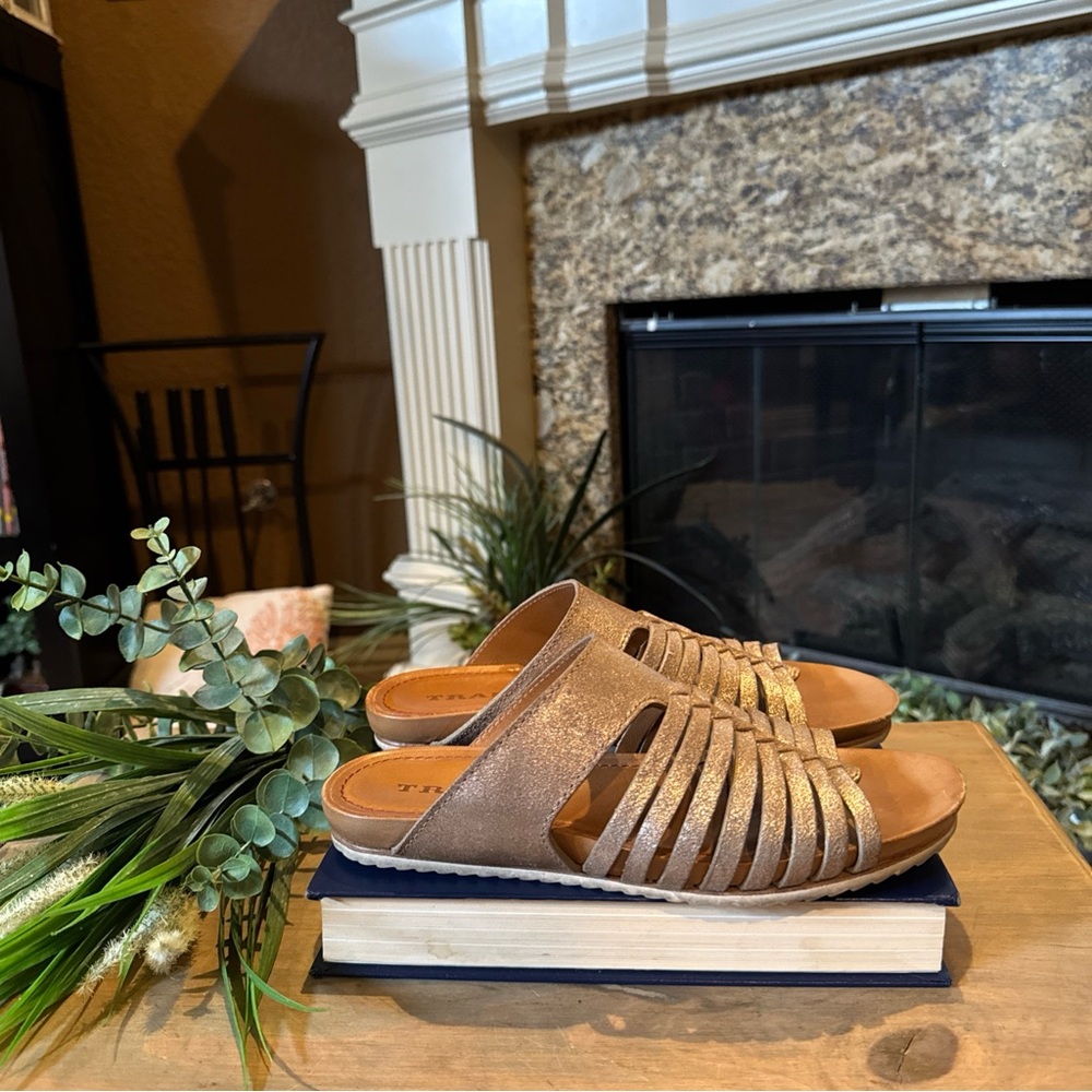 TRASK Sandra Woven Tan and Gold Leather WMS Sz 7 Slides Sandals Shoes, Brazil
